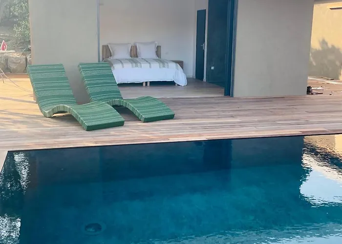 Les Toussaint Bed & Breakfast 3*